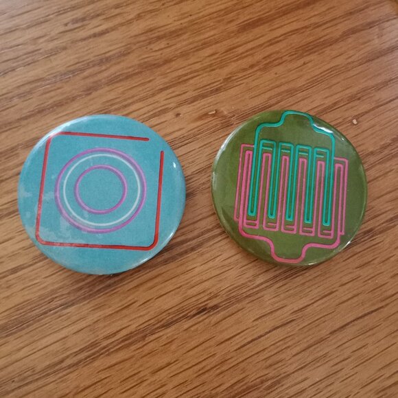 Schweber Electronic Pinbacks/2/E - Picture 2 of 7